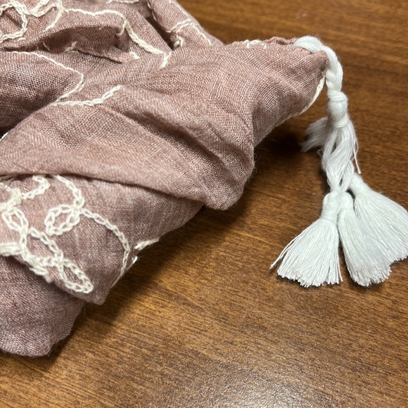 NWT Thin Scarf 🧣 - Picture 3 of 5